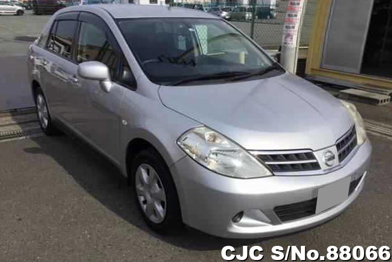 Nissan tiida latio 2010